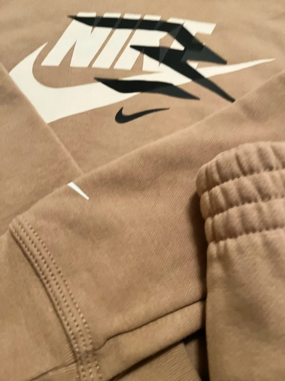 Nike kids sweatsuit - Picture 4 of 5